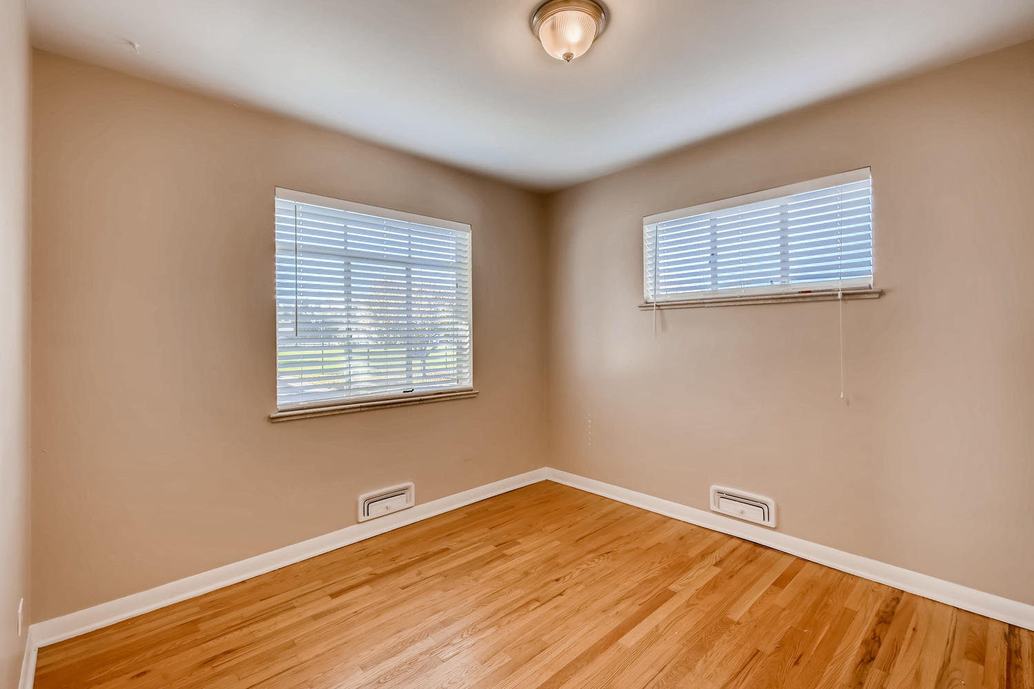 Harvey Park Neighborhood, Denver Home For Sale 2136 S Zenobia St