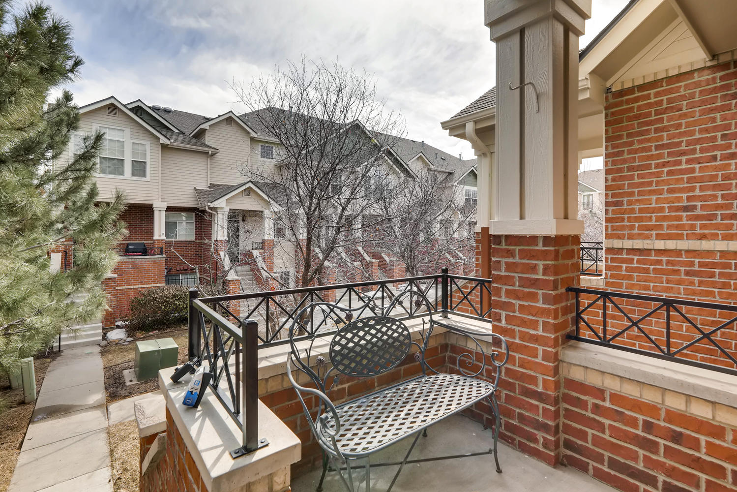 Kensington Townhome 9884 E Idaho