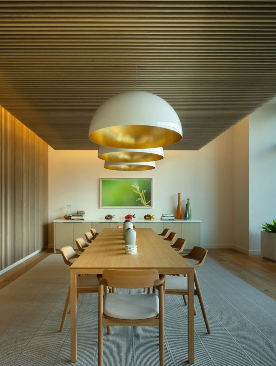Aeʻo dining room in condo 4