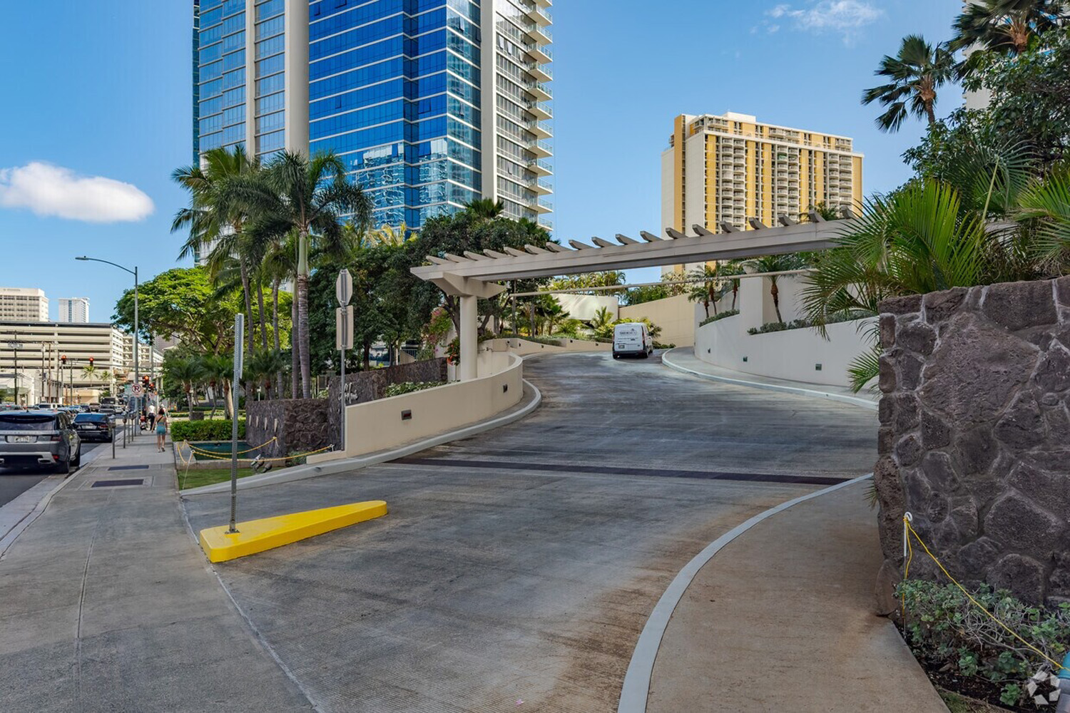 Koʻolani condos ramp view
