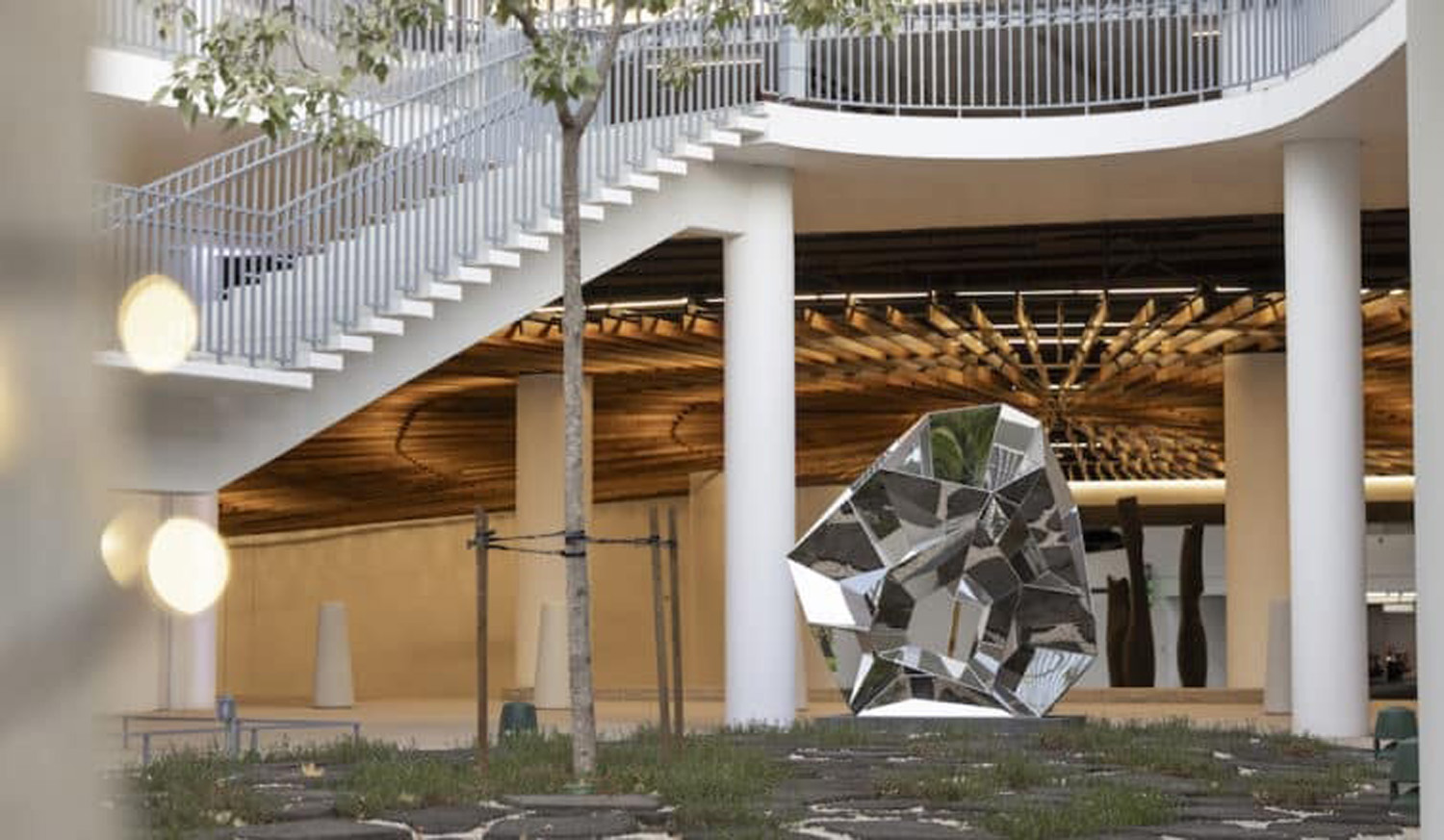 Kōʻula sculpture in the area
