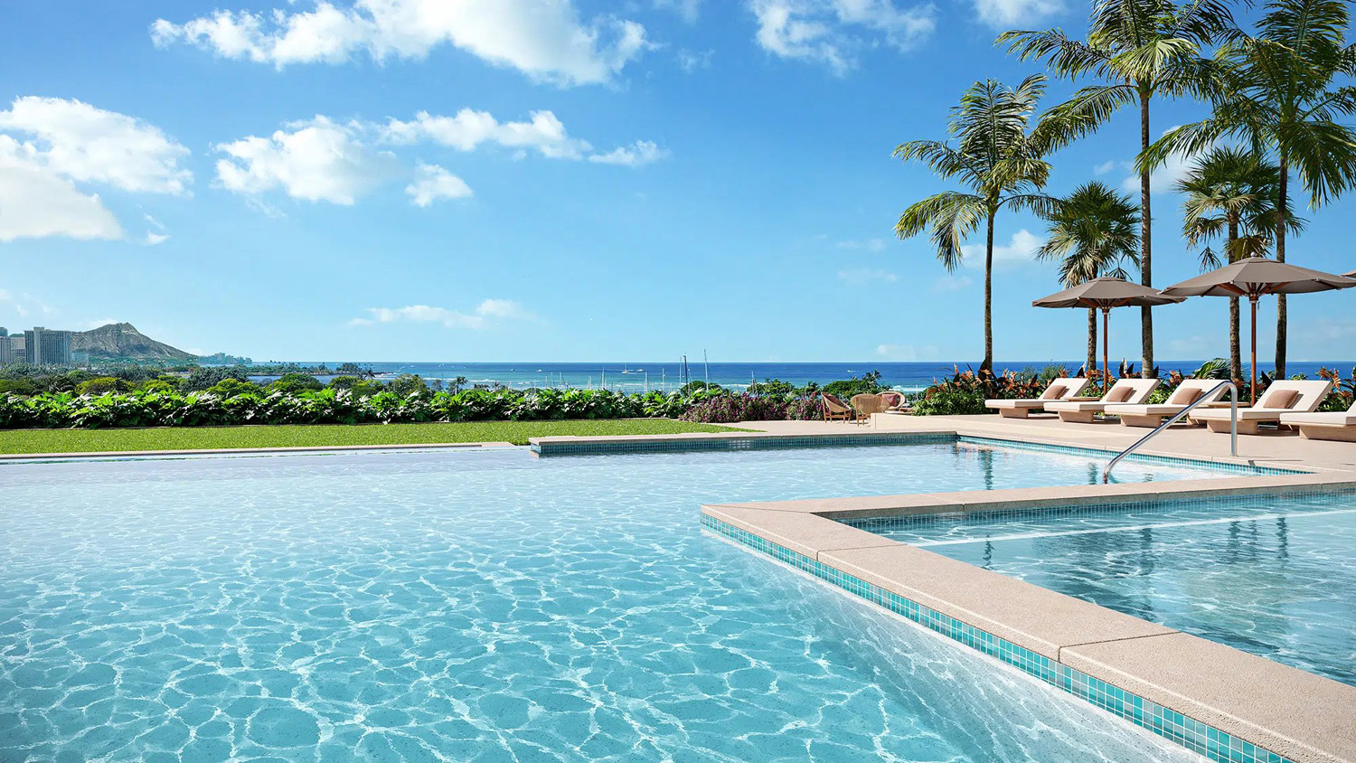 Launiu condo with pool and Diamond Head view