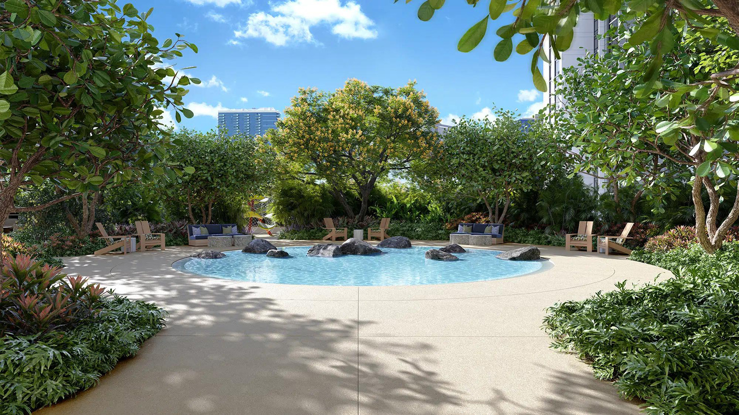 Launiu condos pool at Launiu tide.