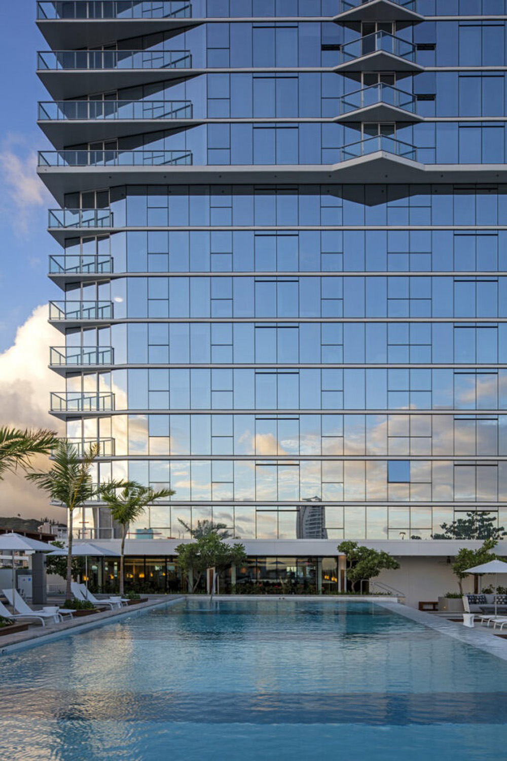 Symphony Honolulu symphonypool 4