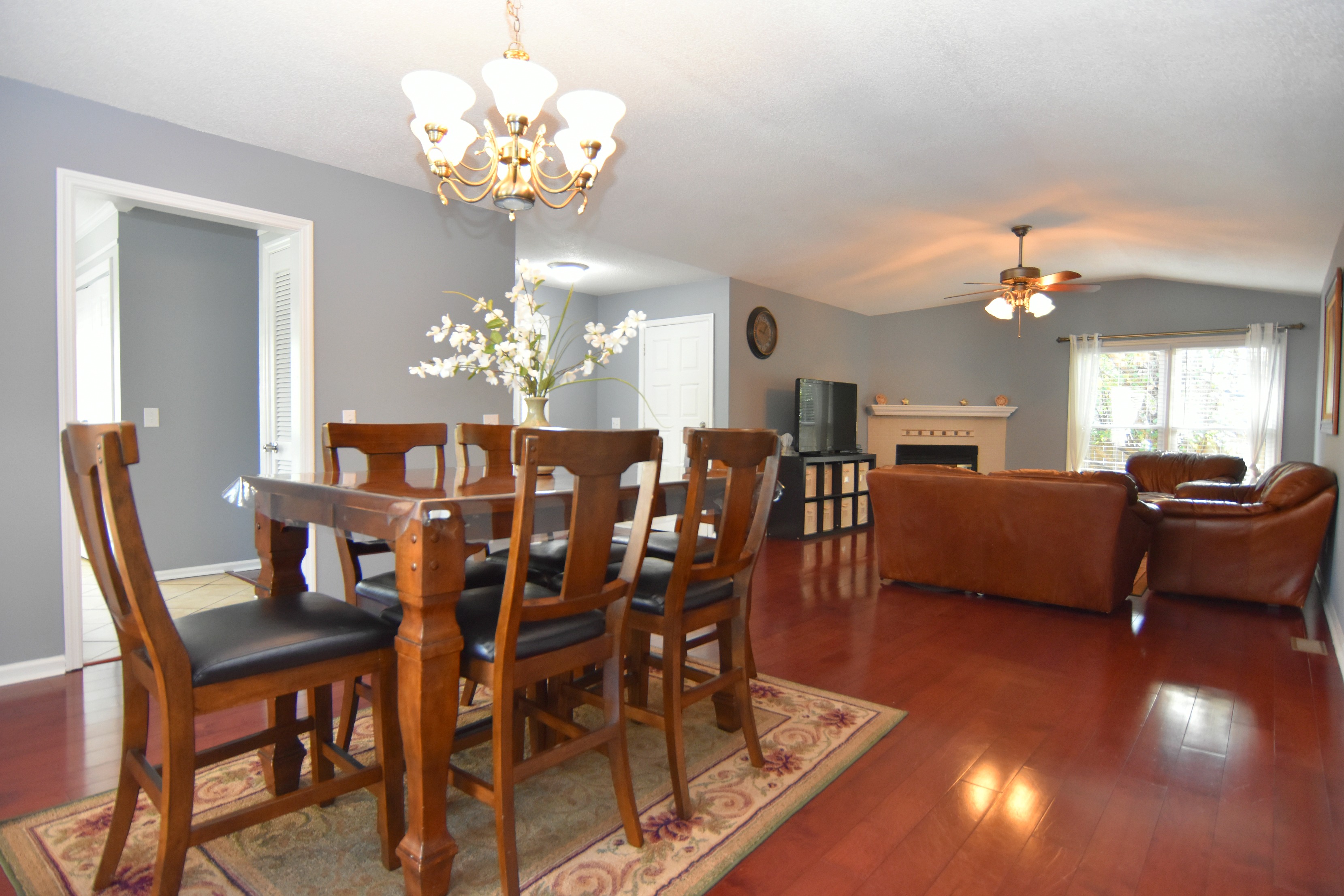 111 Dron Dining Living combo
