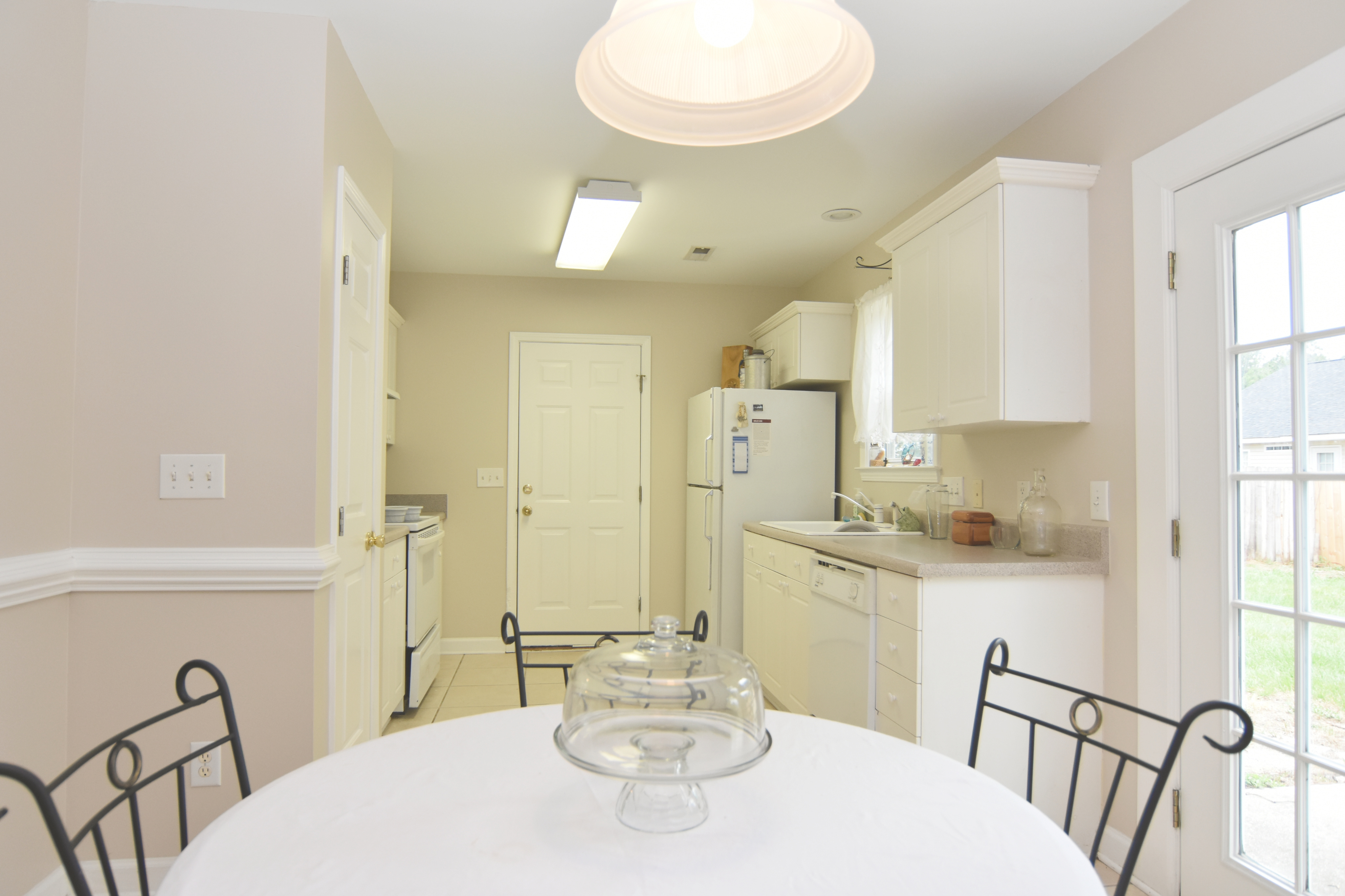 733 Oak Branches Close Kitchen View