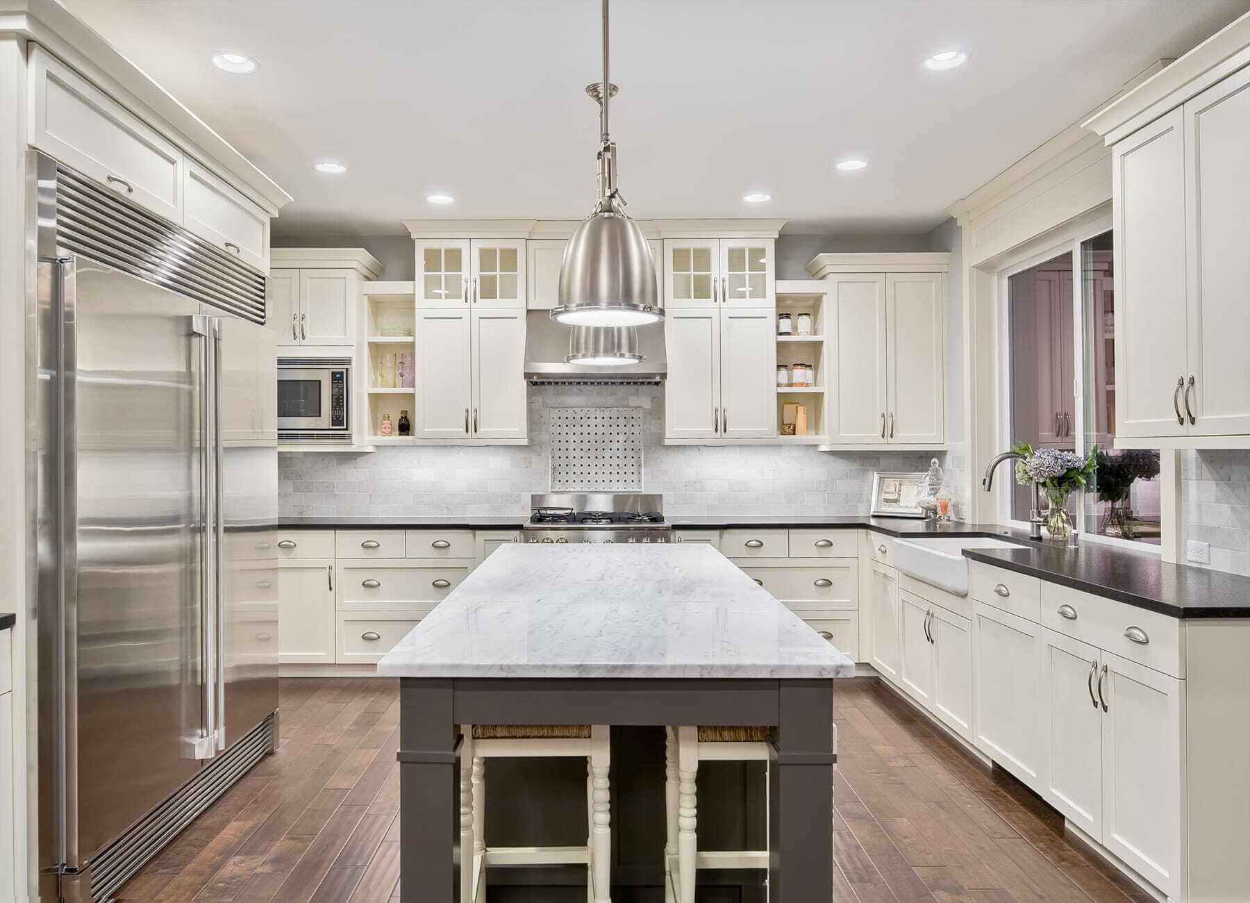 King Team lifestyle and team shot — RE/MAX Patriot Realty Cullman Alabama