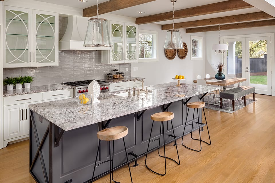 Fiona King, licensed Alabama real estate Broker at RE/MAX Patriot Realty