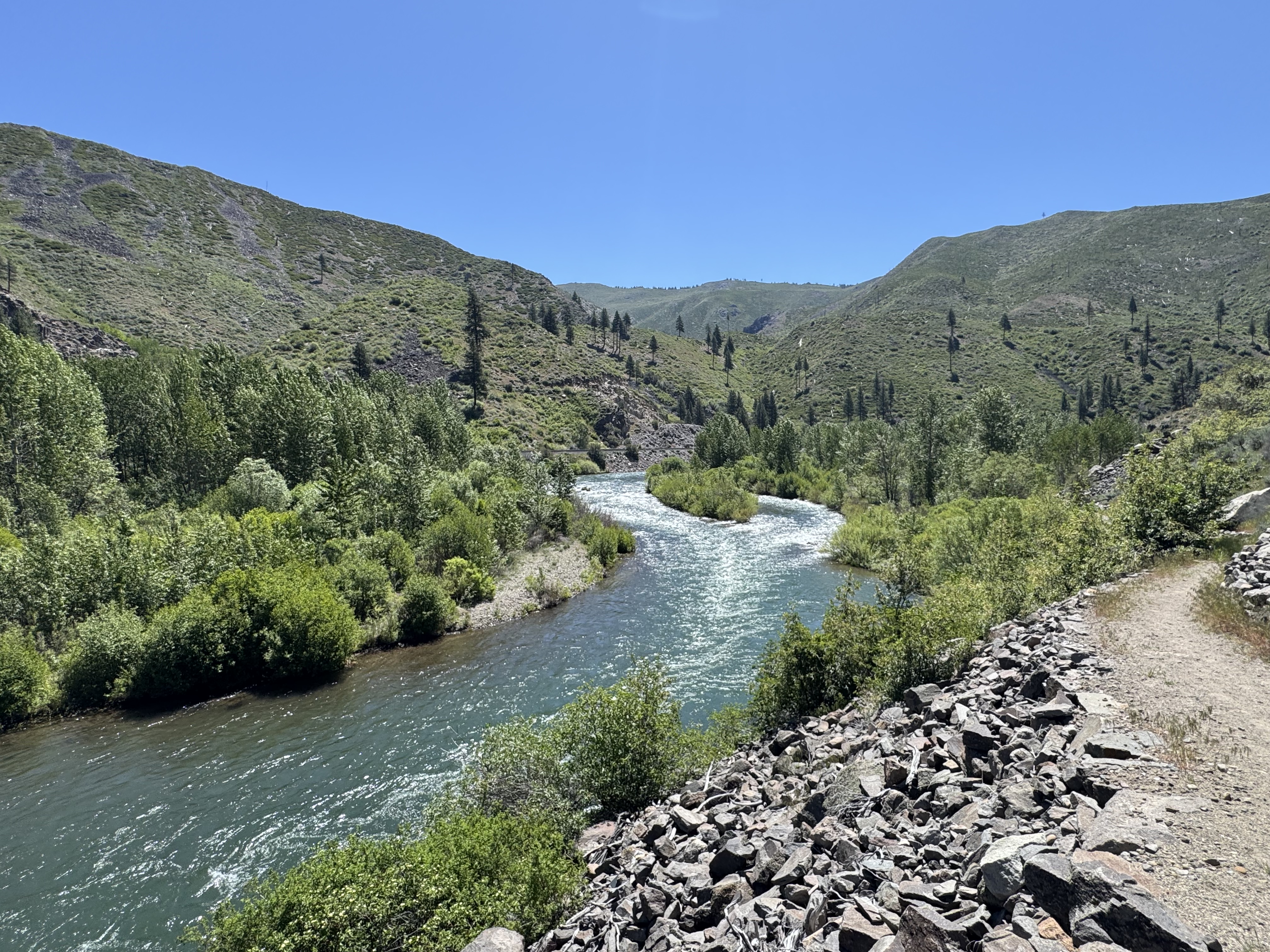 Hiking Trail next to Truckee River