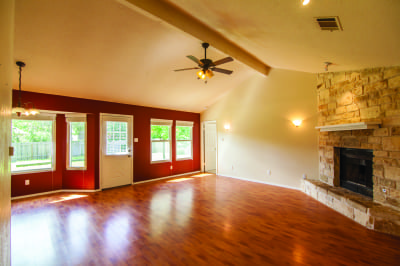 920 Dover inside