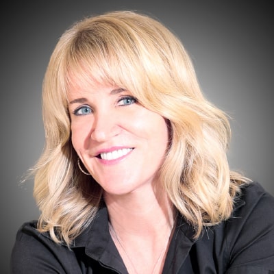 Agent Tiffani Headshot