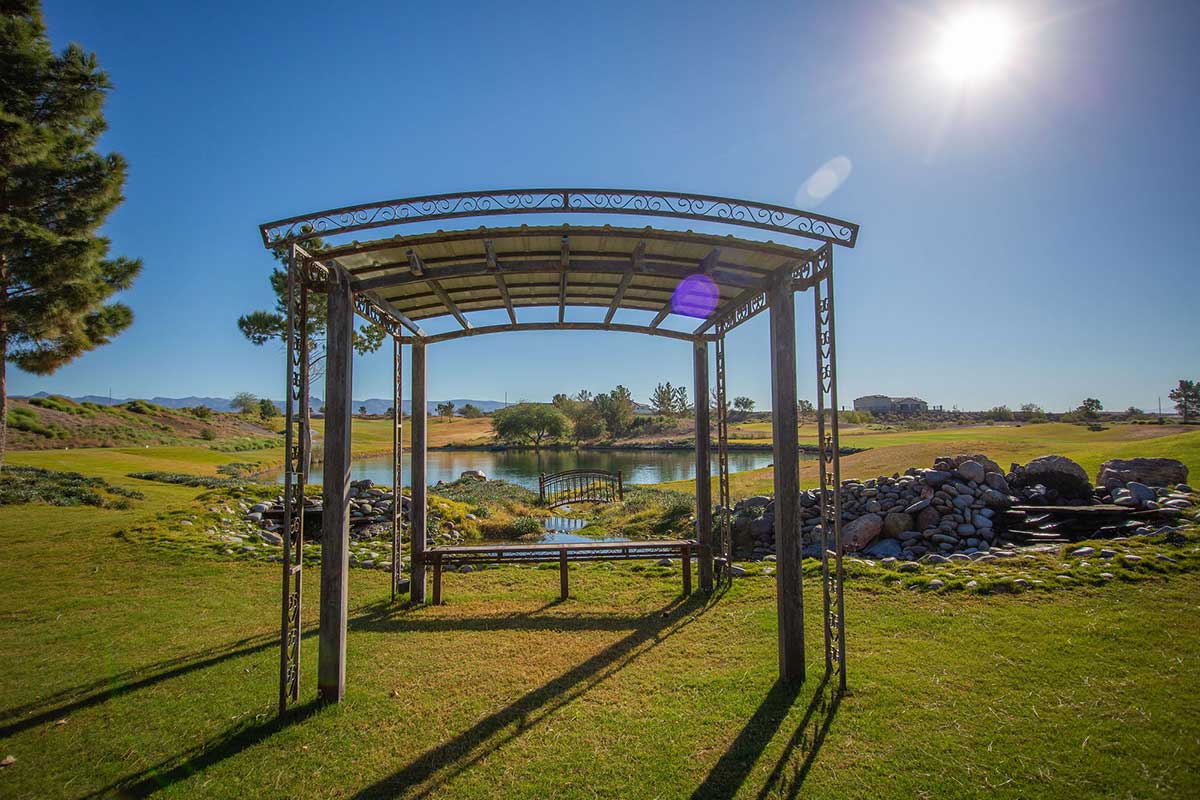 Host a reception, golf tournament, fundraiser, holiday party, business networking social and more at the Los Lagos Golf Club facilities.