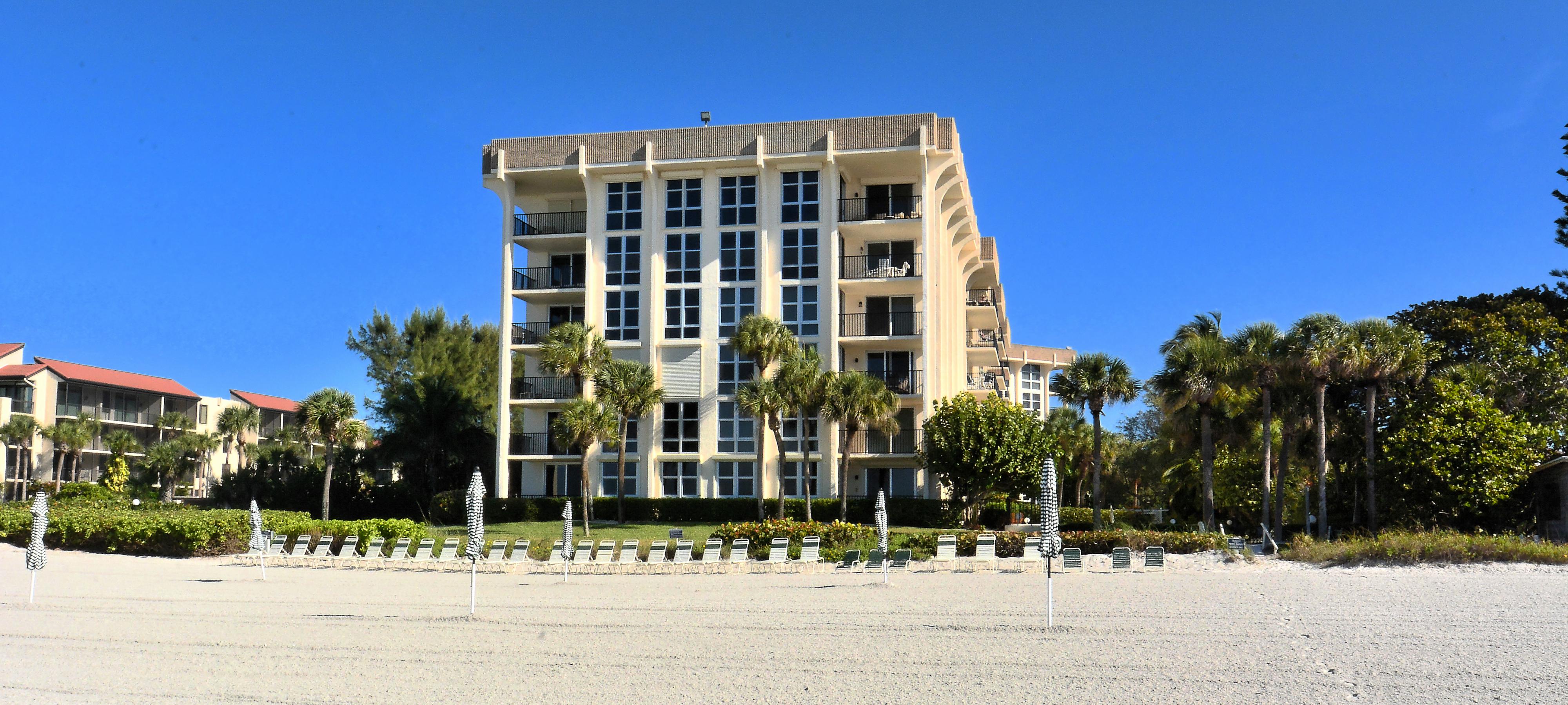 Aquarius Club at Longboat Key Condos for Sale at 1701 Gulf of Mexico