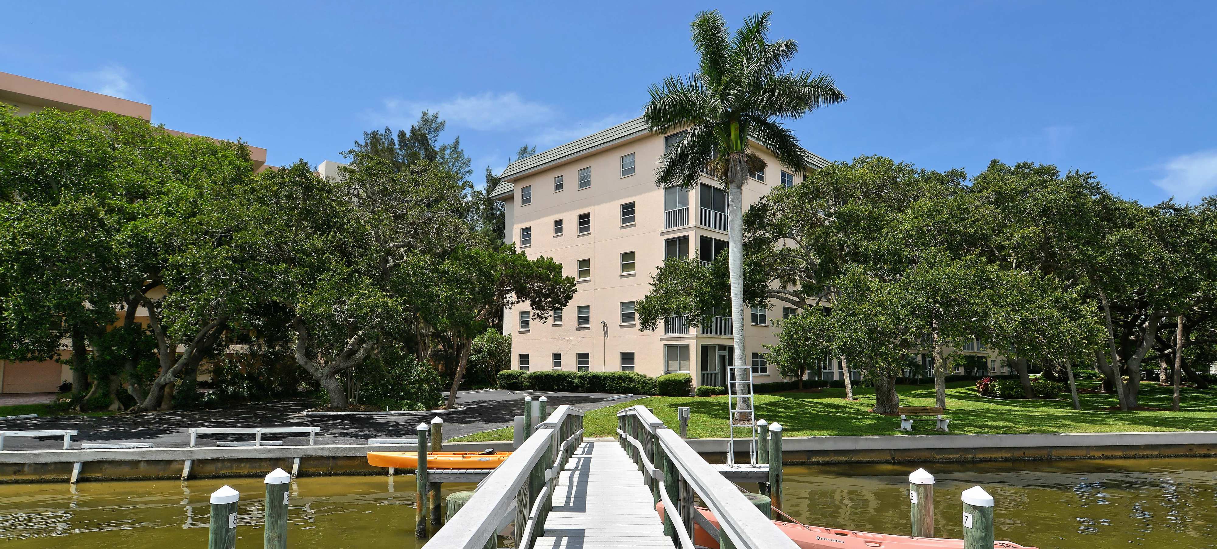 Bay Tree Club in Siesta Key Condos for Sale with Boat Docks