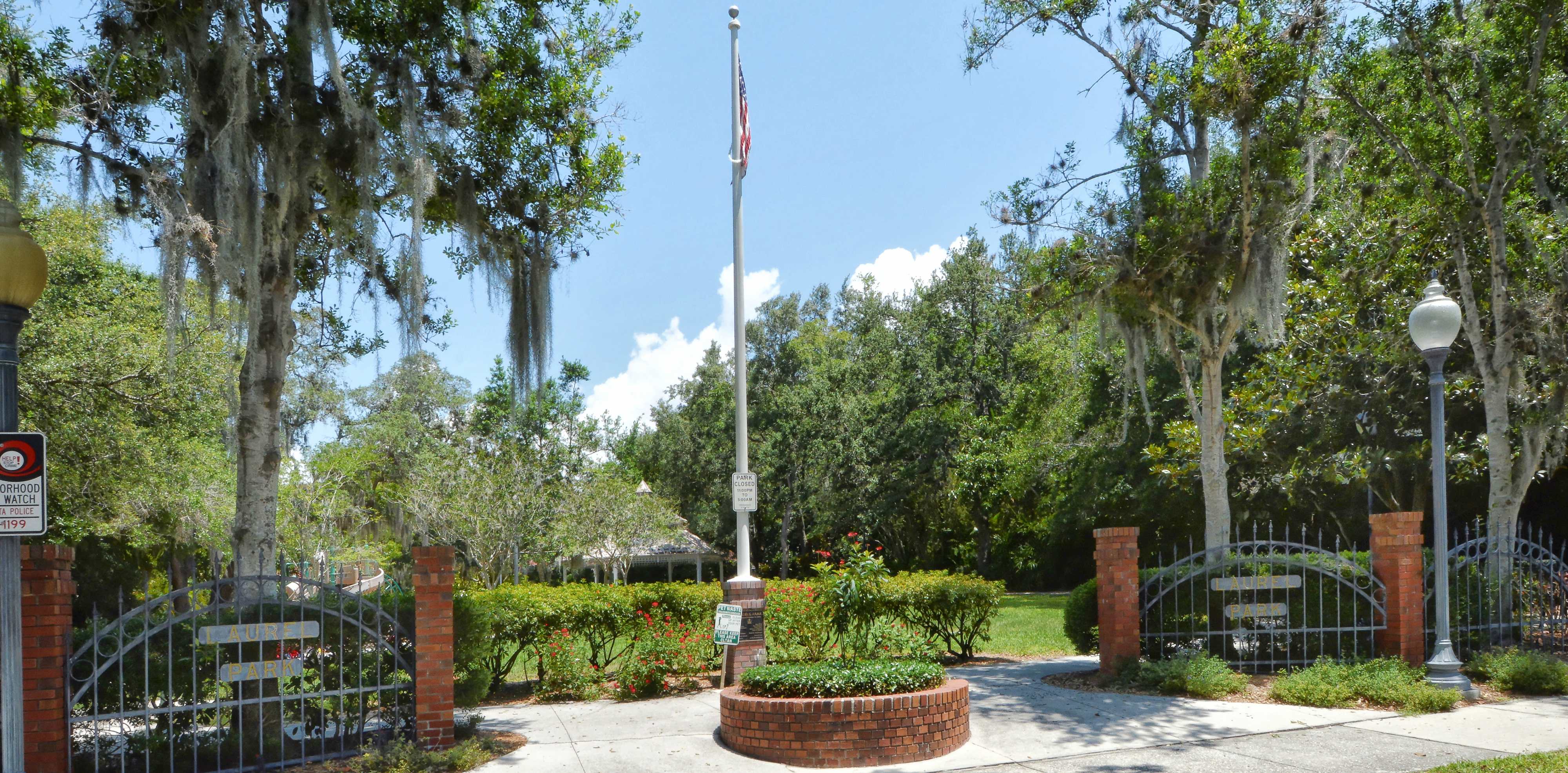 Laurel Park in Sarasota Homes for Sale West of the Trail