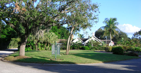 Siesta Bayside Entry