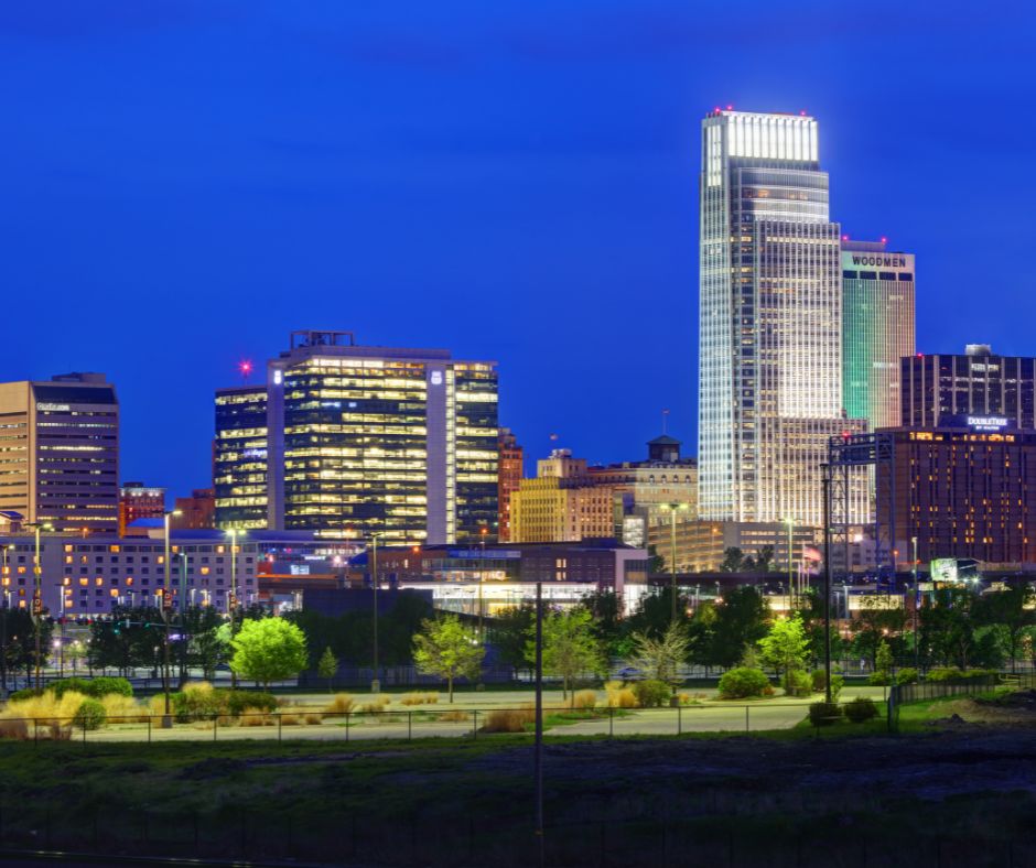 "Discover the Top 6 Reasons to Live in Omaha: Community warmth, cost-effective homes, cultural vibrancy, innovative growth, outdoor beauty, and food haven!"