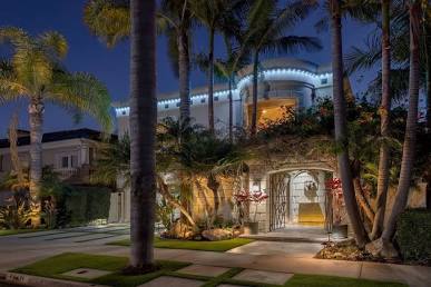 Luxury property in Huntington Beach