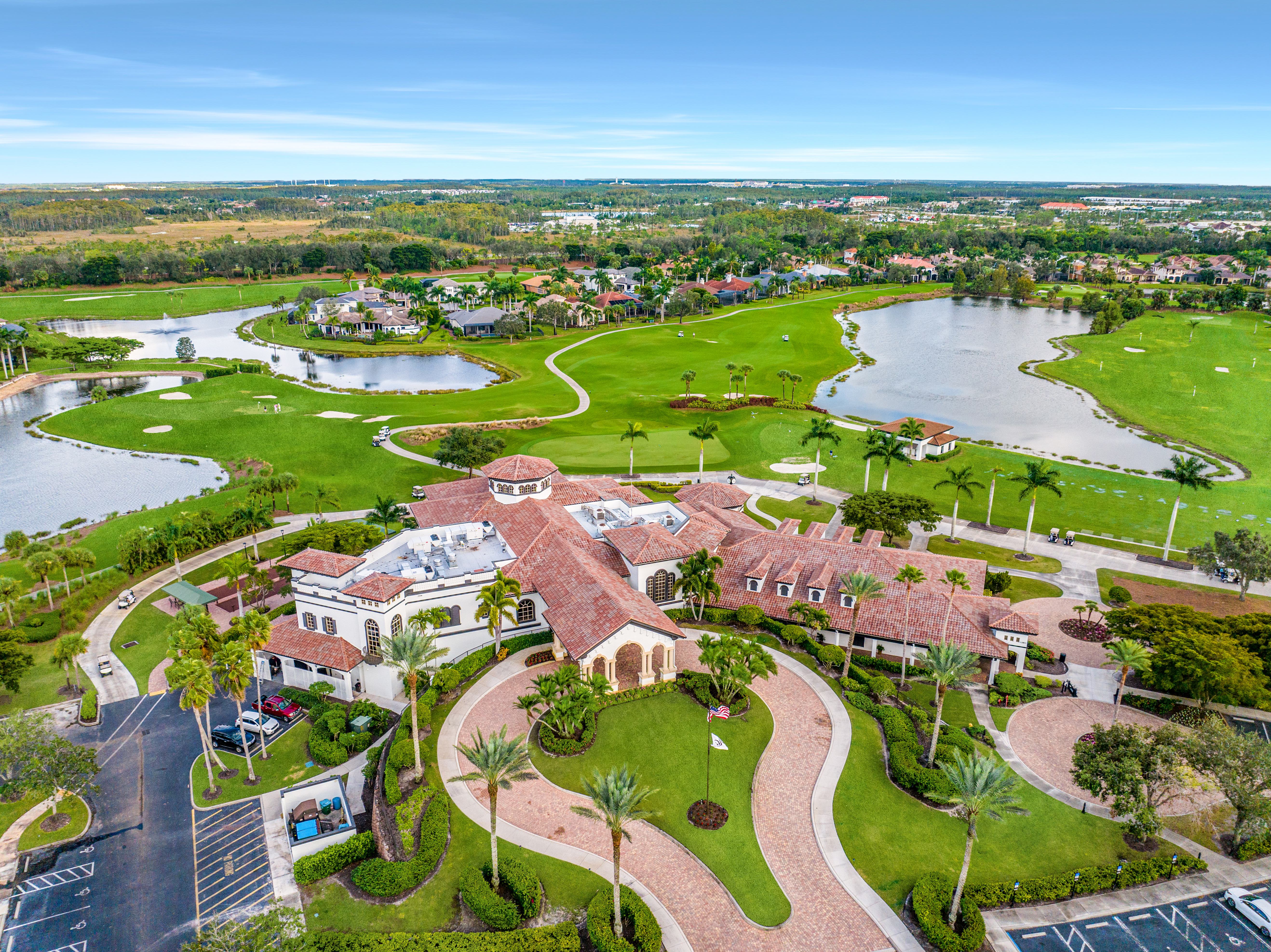 AERIAL GOLF CLUB HOUSE