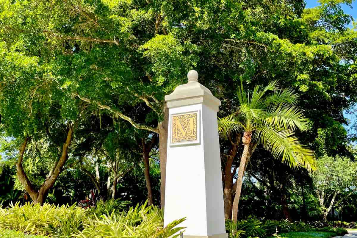 Living in Mediterra, Naples