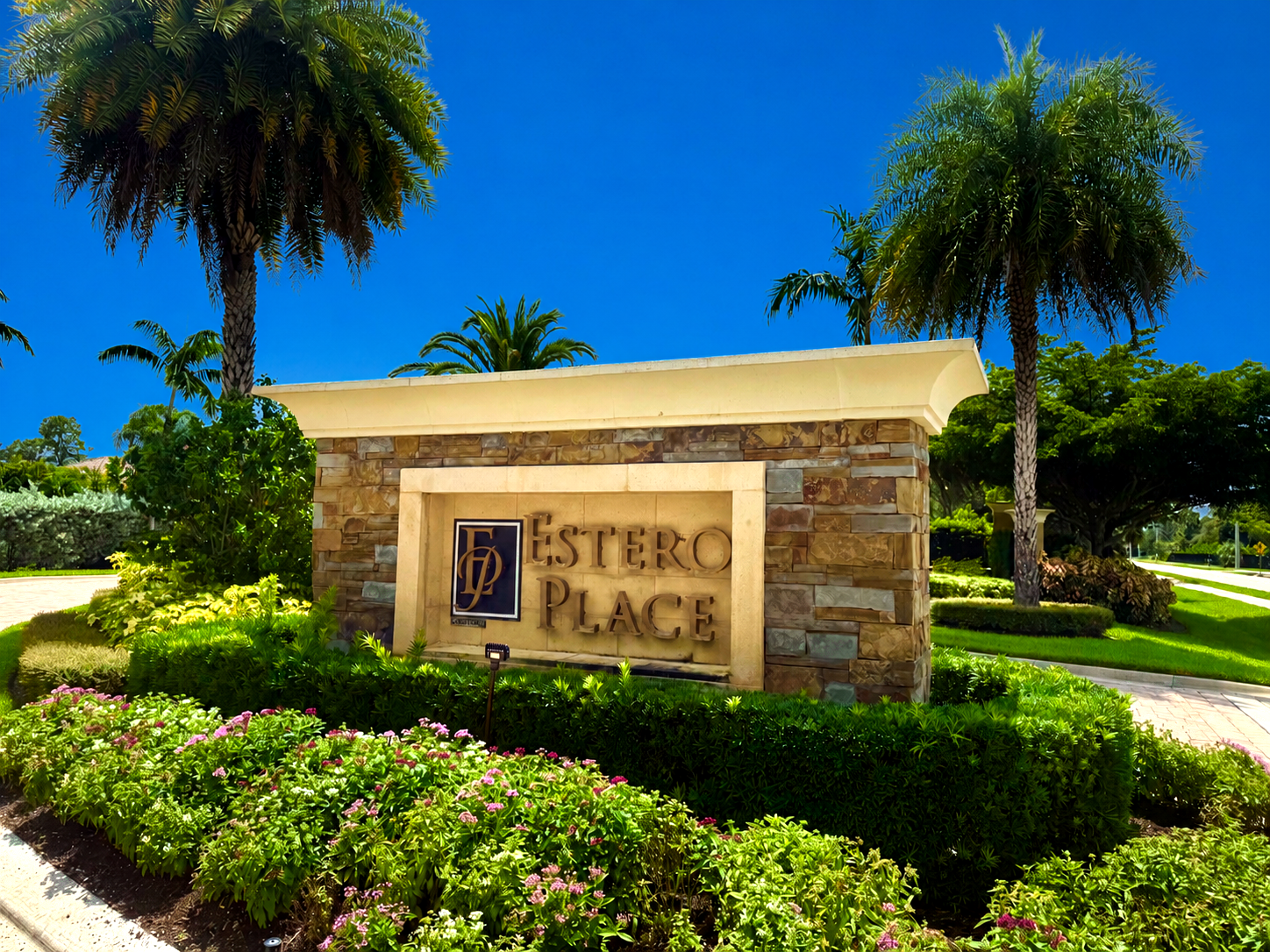 ESTERO PLACE SIGN