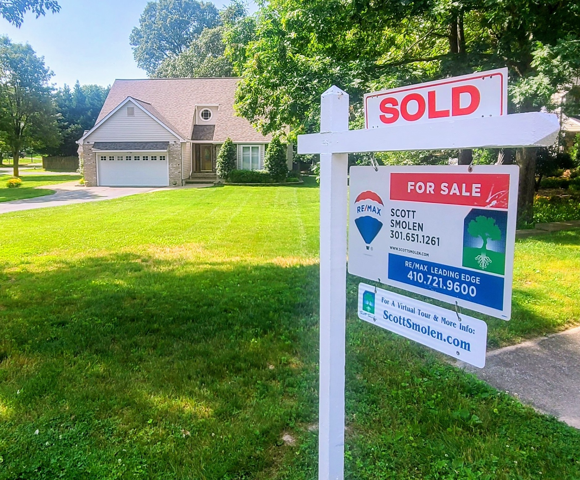 Sold sign and successful closing result for a listed home