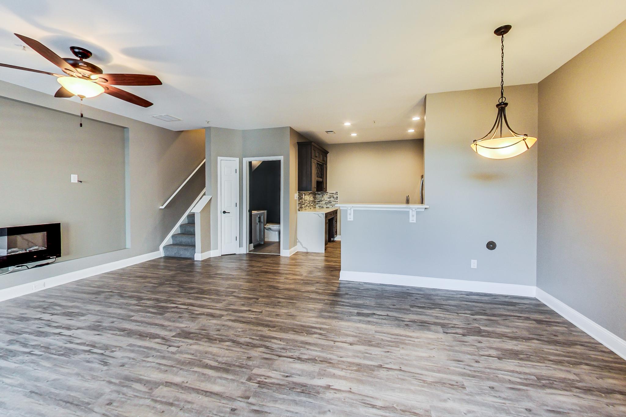 Vacant room before virtual staging