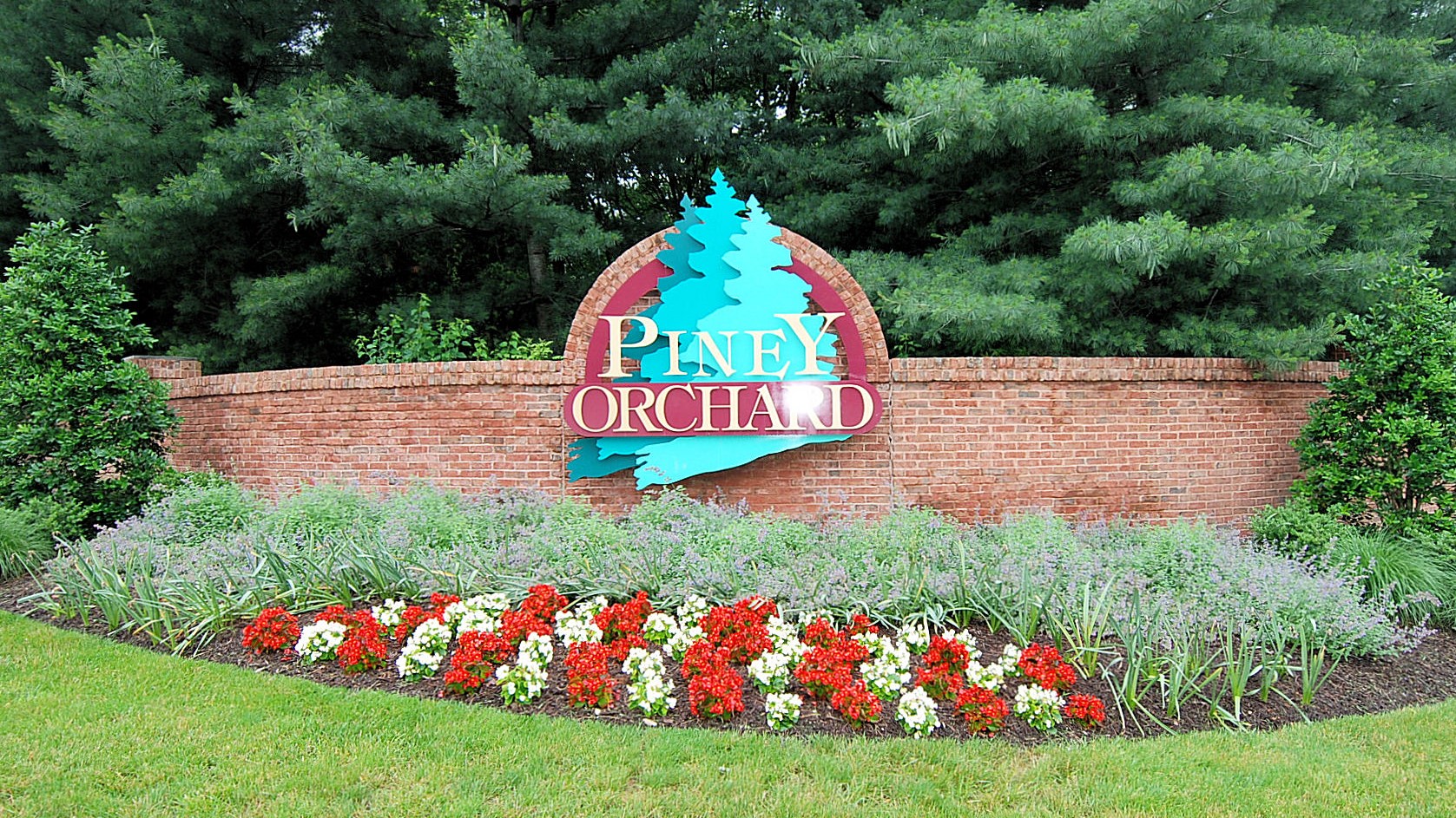 Piney Orchard community entrance in Odenton MD