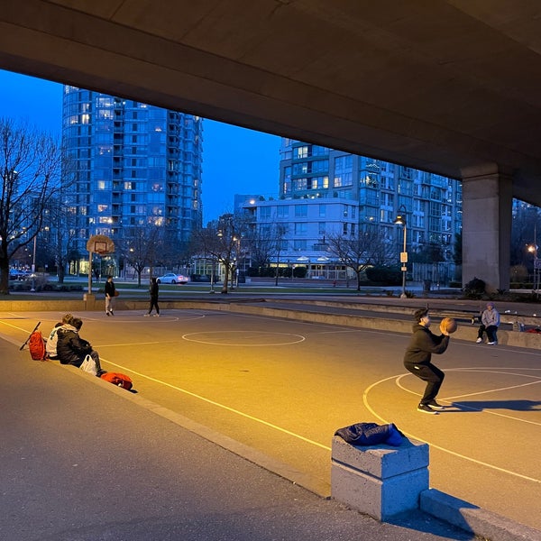 Top Outdoor Basketball Courts in Vancouver