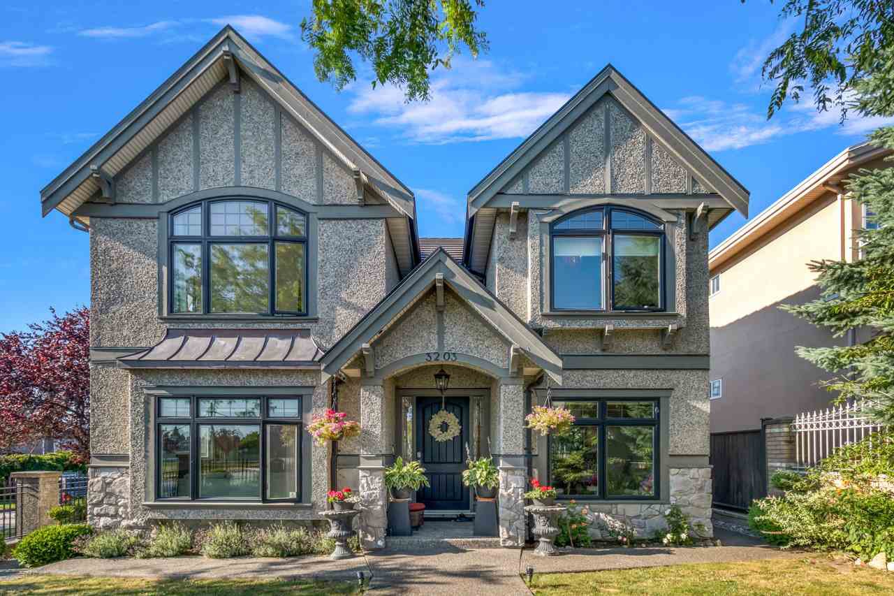 Renfrew Heights Listings
