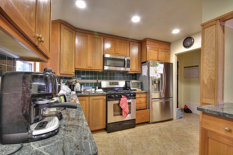 742 Sunset Dr in Pacific Grove, CA Kitchen picture