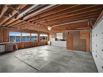 Seattle waterfront home Bryn Mawr