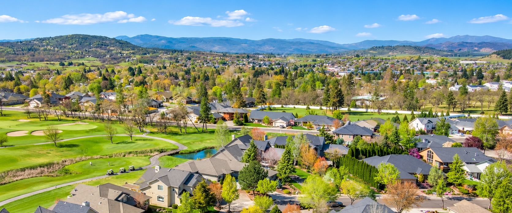 Eagle Point Golf Course and surrounding Southern Oregon landscape