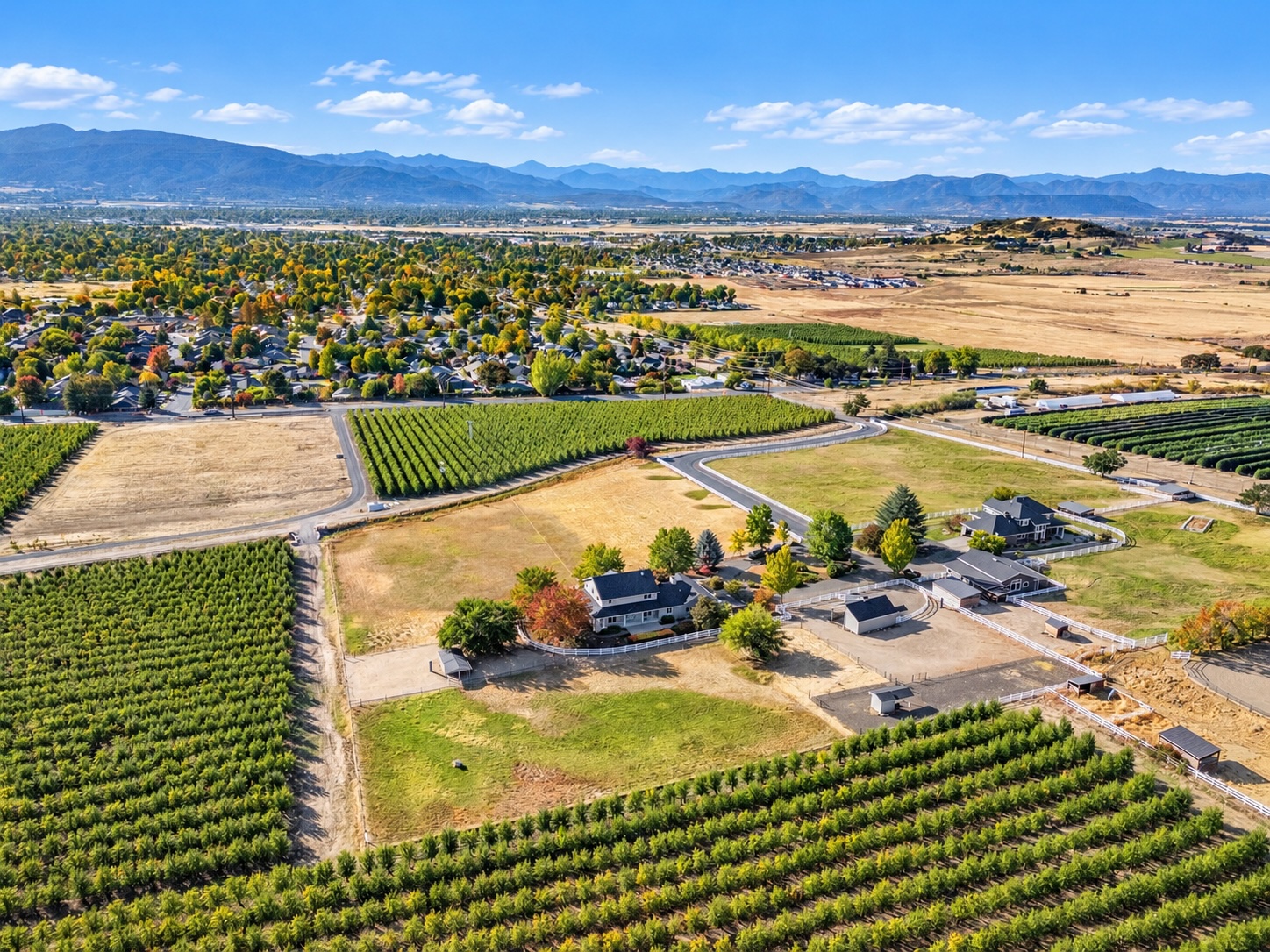 Land and acreage property in Southern Oregon