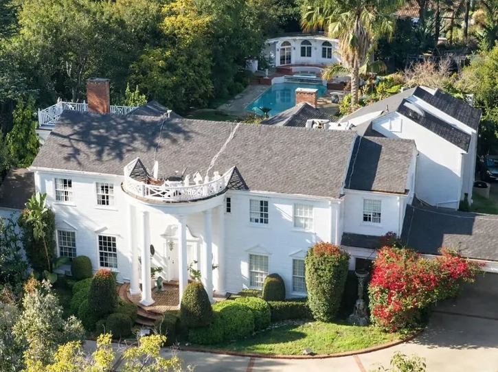 CAMPBELL WELLMAN FRESH PRINCE OF BEL AIR HOUSE ON THE MARKET