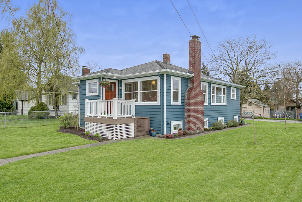 West Seattle Craftsman Home For Sale in Seattle