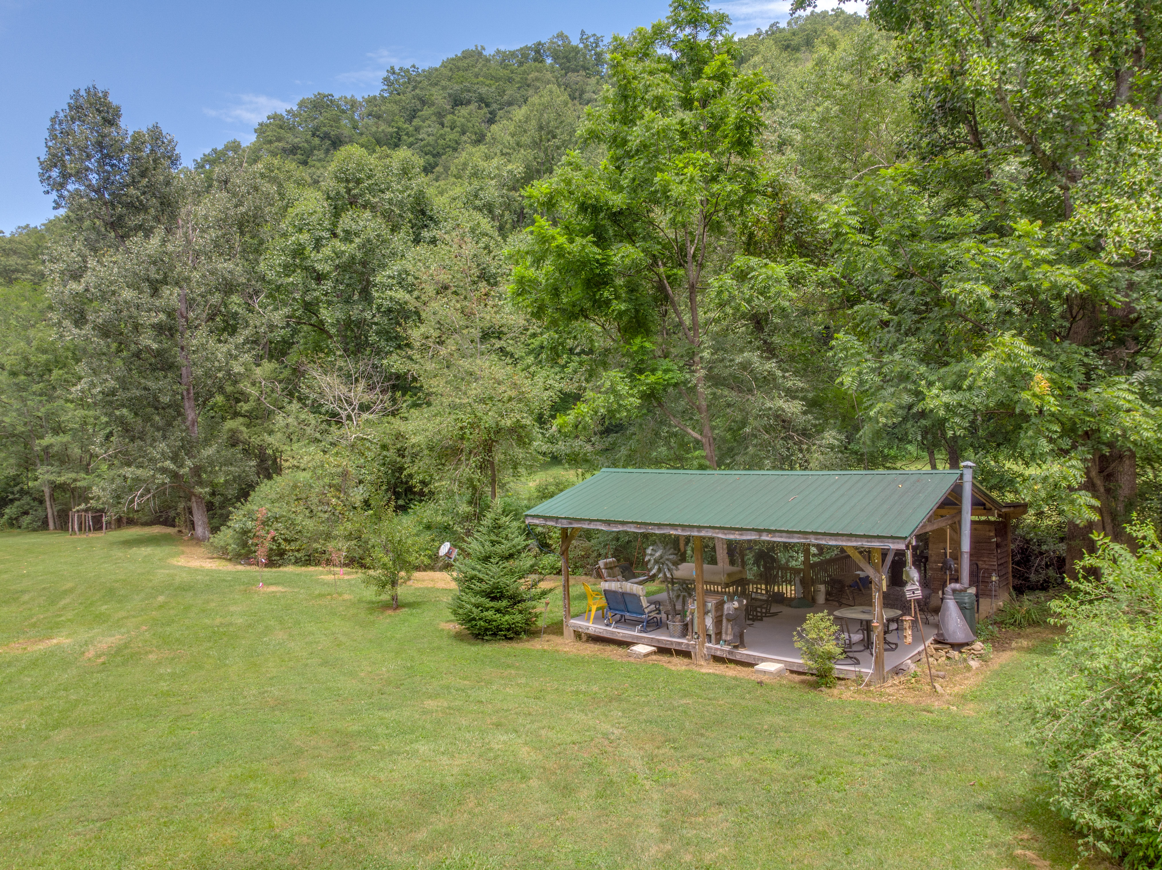 2495 Pumpkintown Rd, Sylva, NC 28779