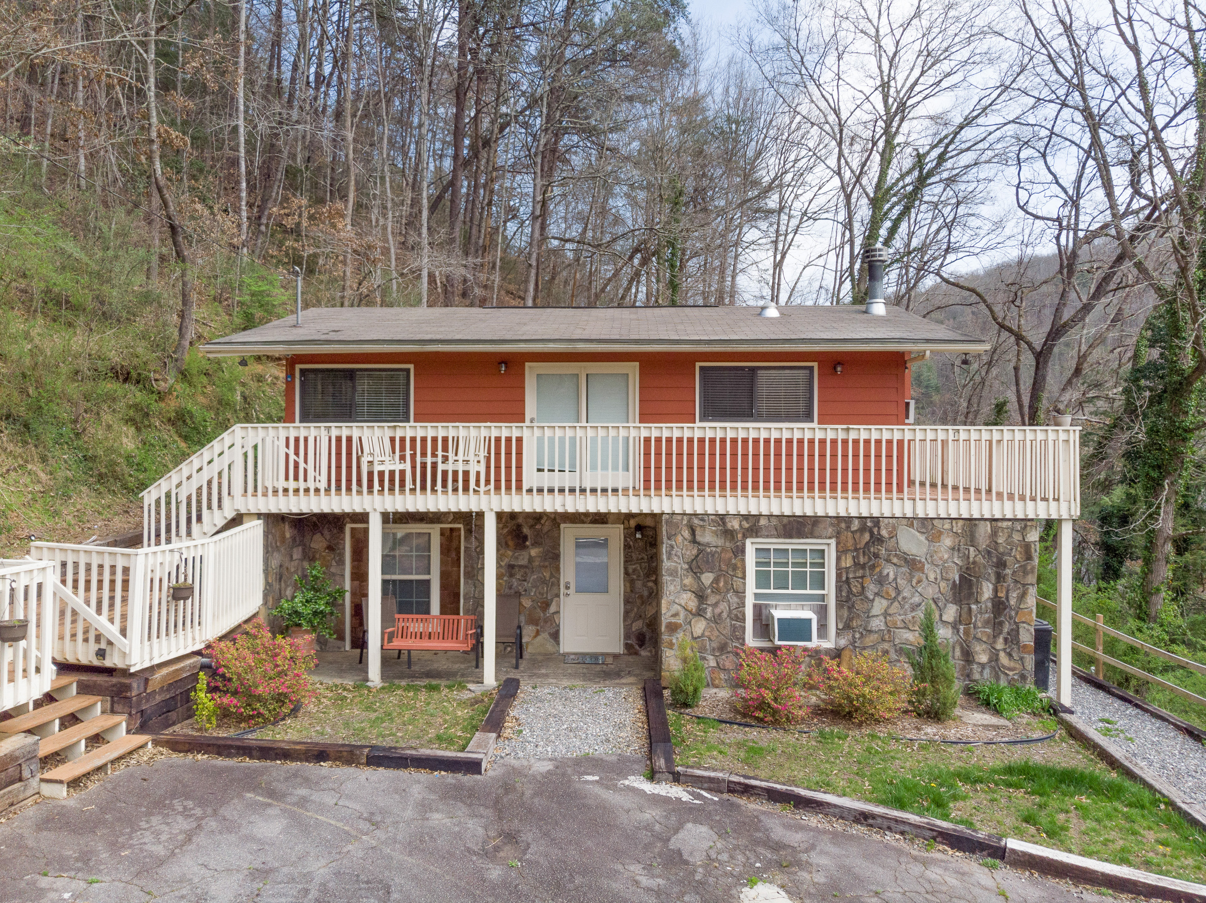 83 Ledbetter Rd Cullowhee NC 28723