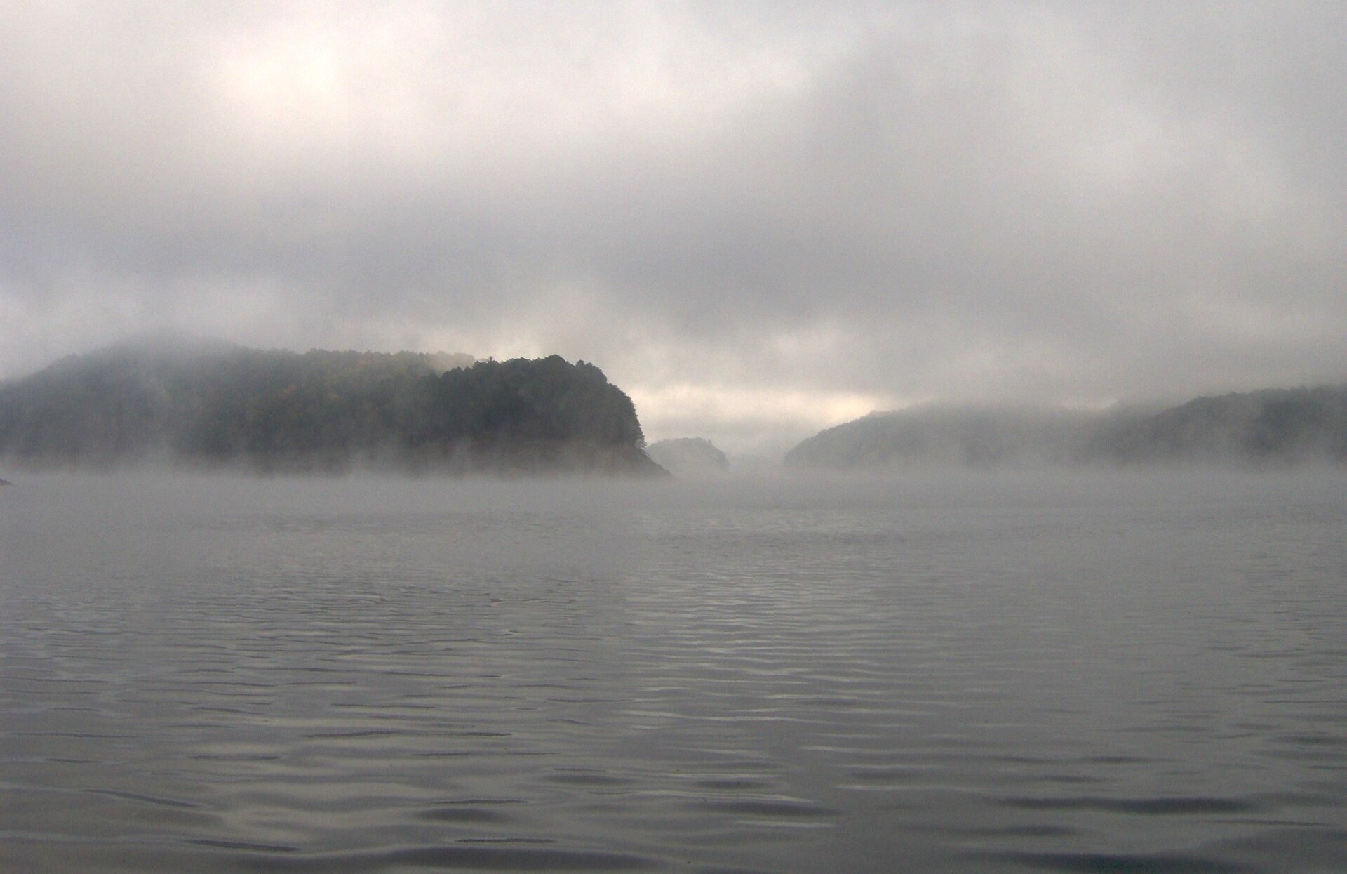 Fontana-lake-morning-nc1