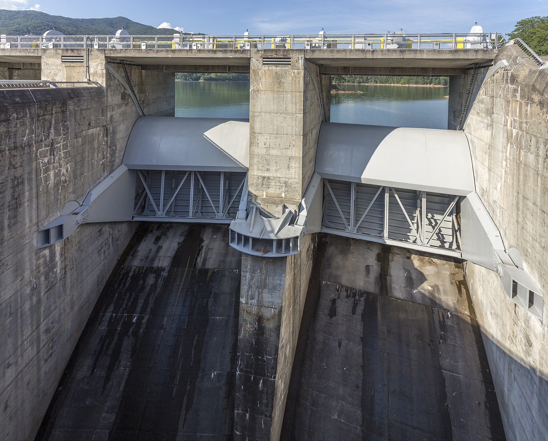 Fontana Dam spillway NC5