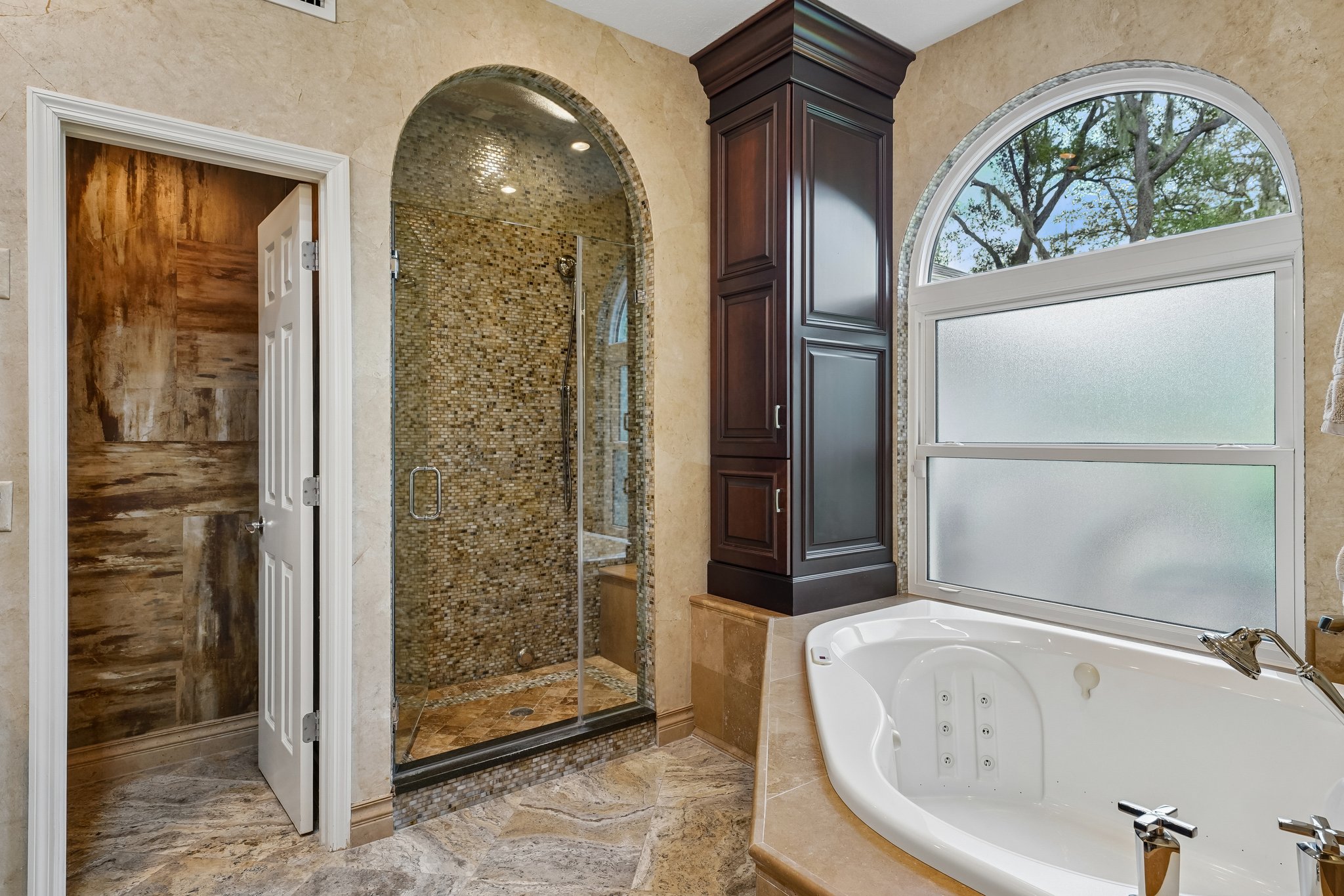 Primary bath with jetted tub