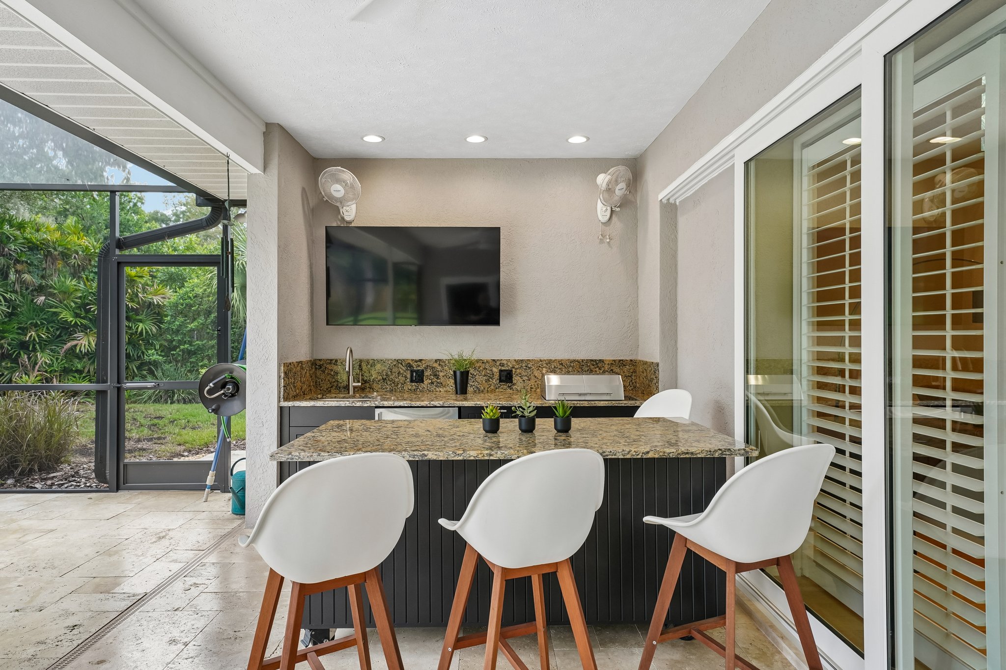 Outdoor kitchen