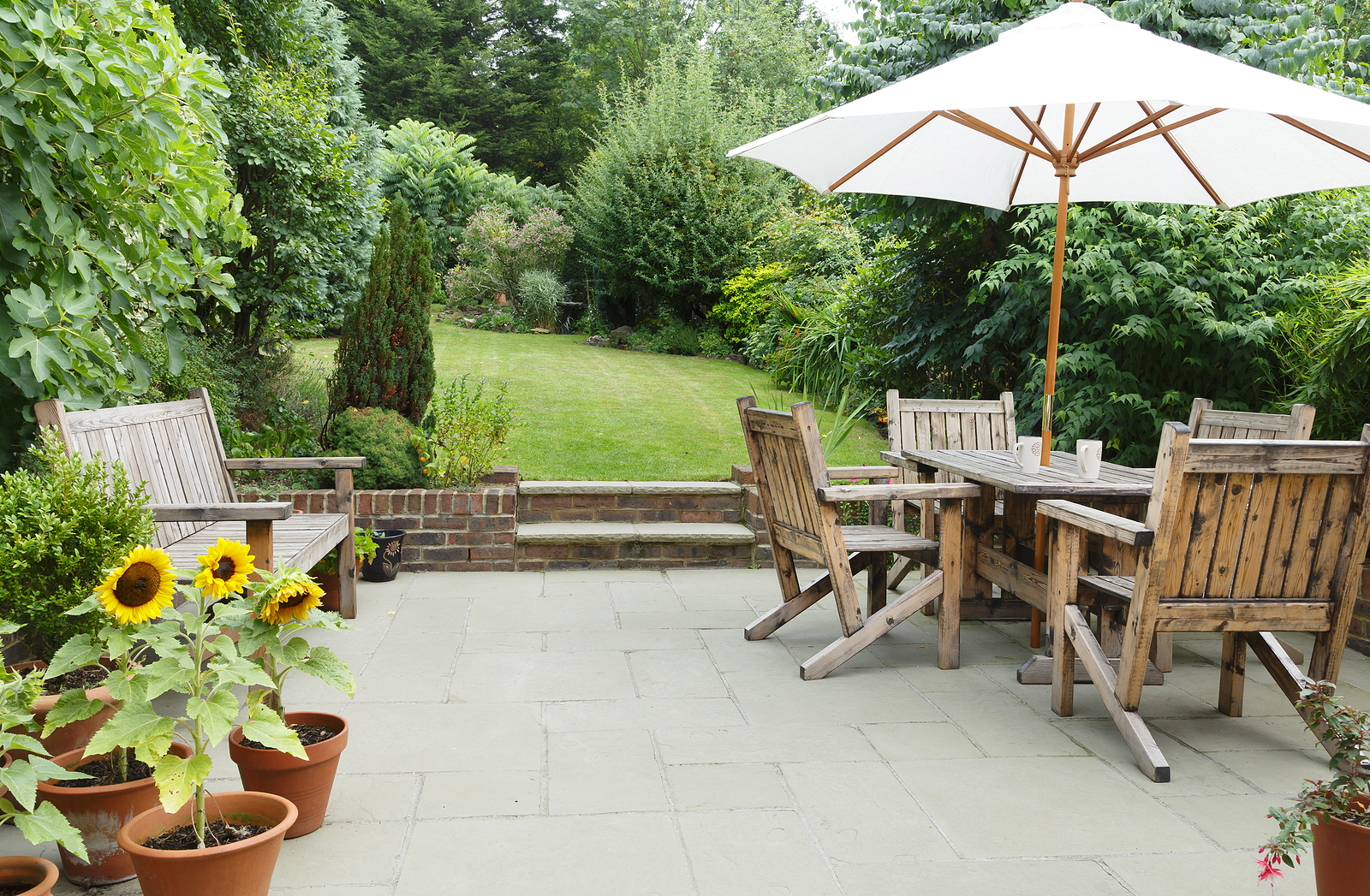 Smart Landscaping Tips to Follow to Help Sell Your Home by The Bigelow Group 505-688-5363 e