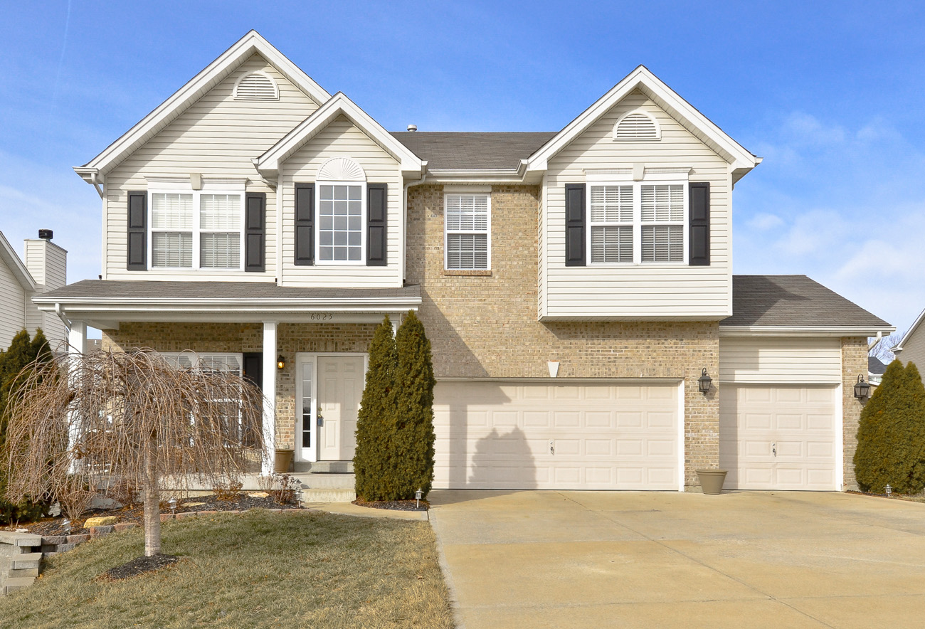 6025 Saddleridge Farm Ct., St. Louis, MO 63129 is for sale