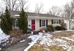 1144 Woodgate Dr, St Louis, MO 63122