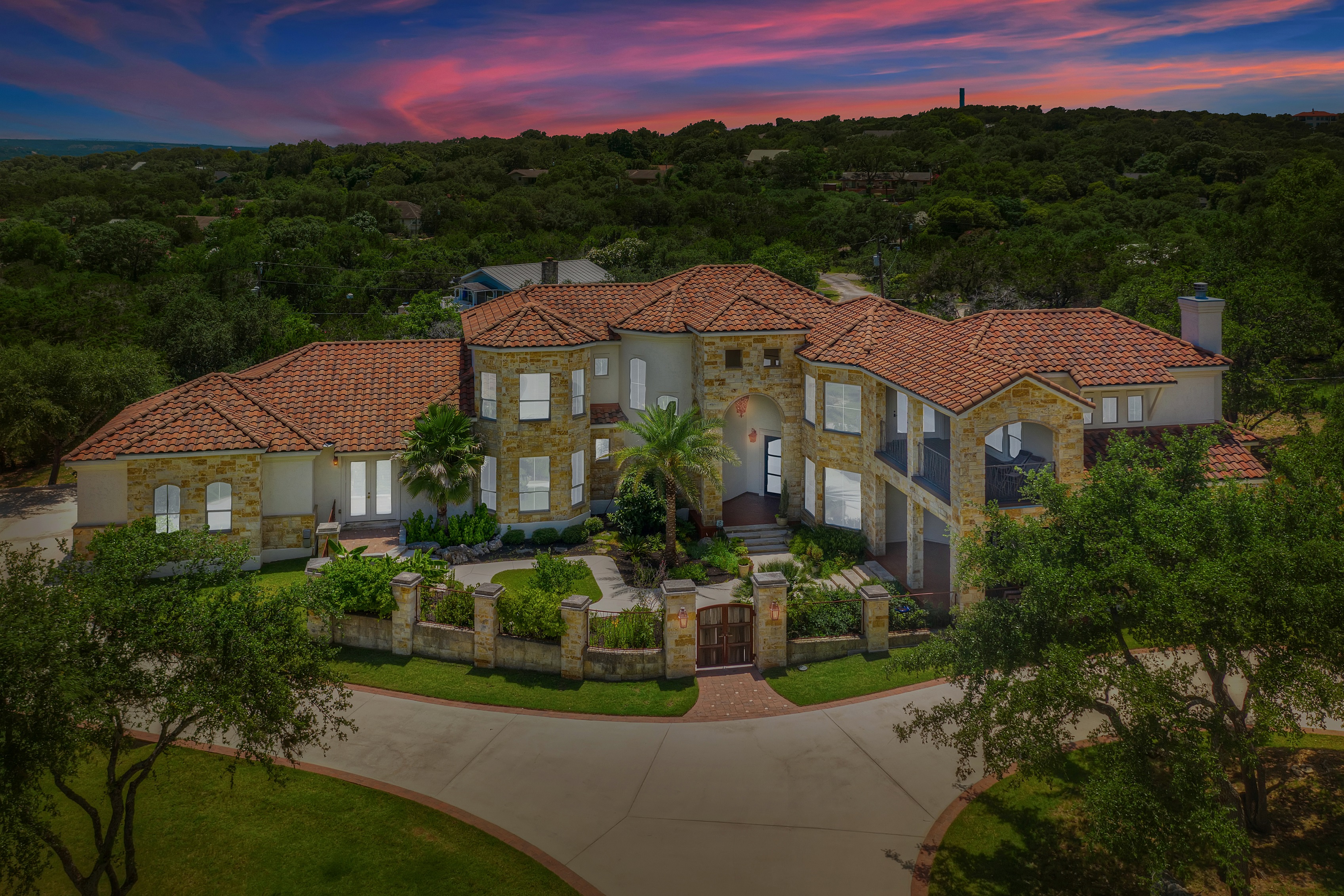 Inside John Smoltz'S Luxurious Hill Country Estate - or6tgbk