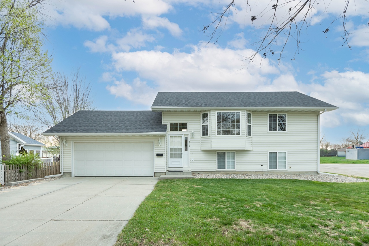 915 4th Street, Onawa, IA