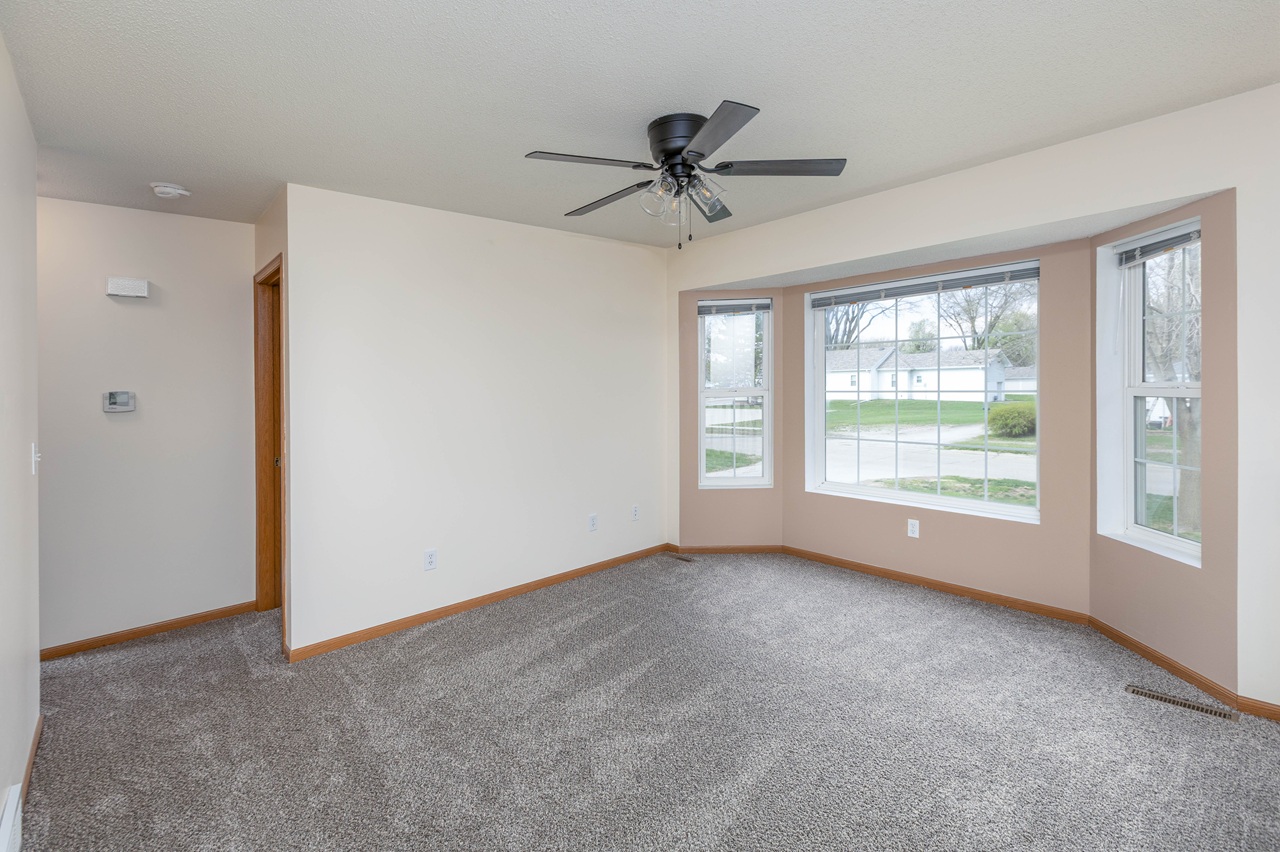 915 4th Street, Onawa, IA