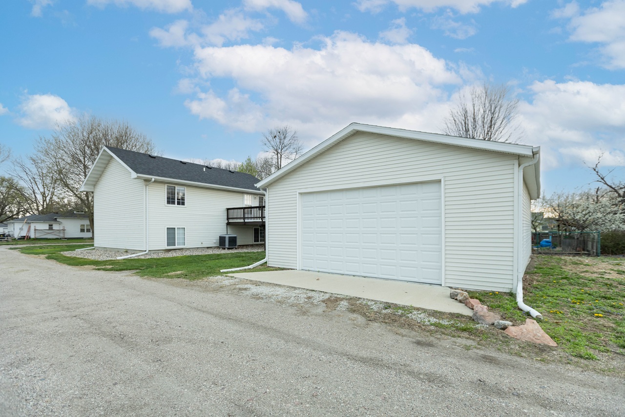 915 4th Street, Onawa, IA