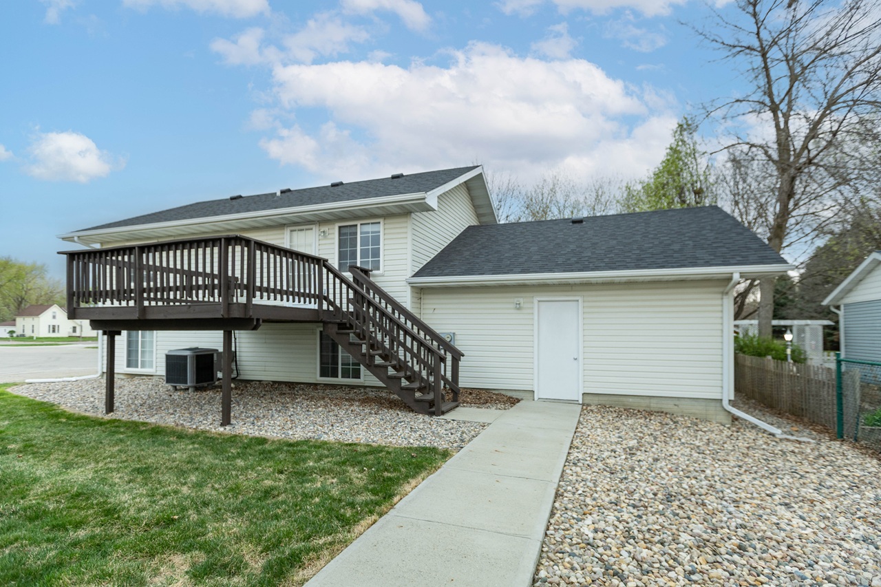915 4th Street, Onawa, IA